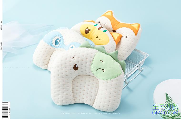 母婴用品婴儿用品类婴儿枕头产品摄影 口水巾围嘴围兜三角巾抱被婴儿